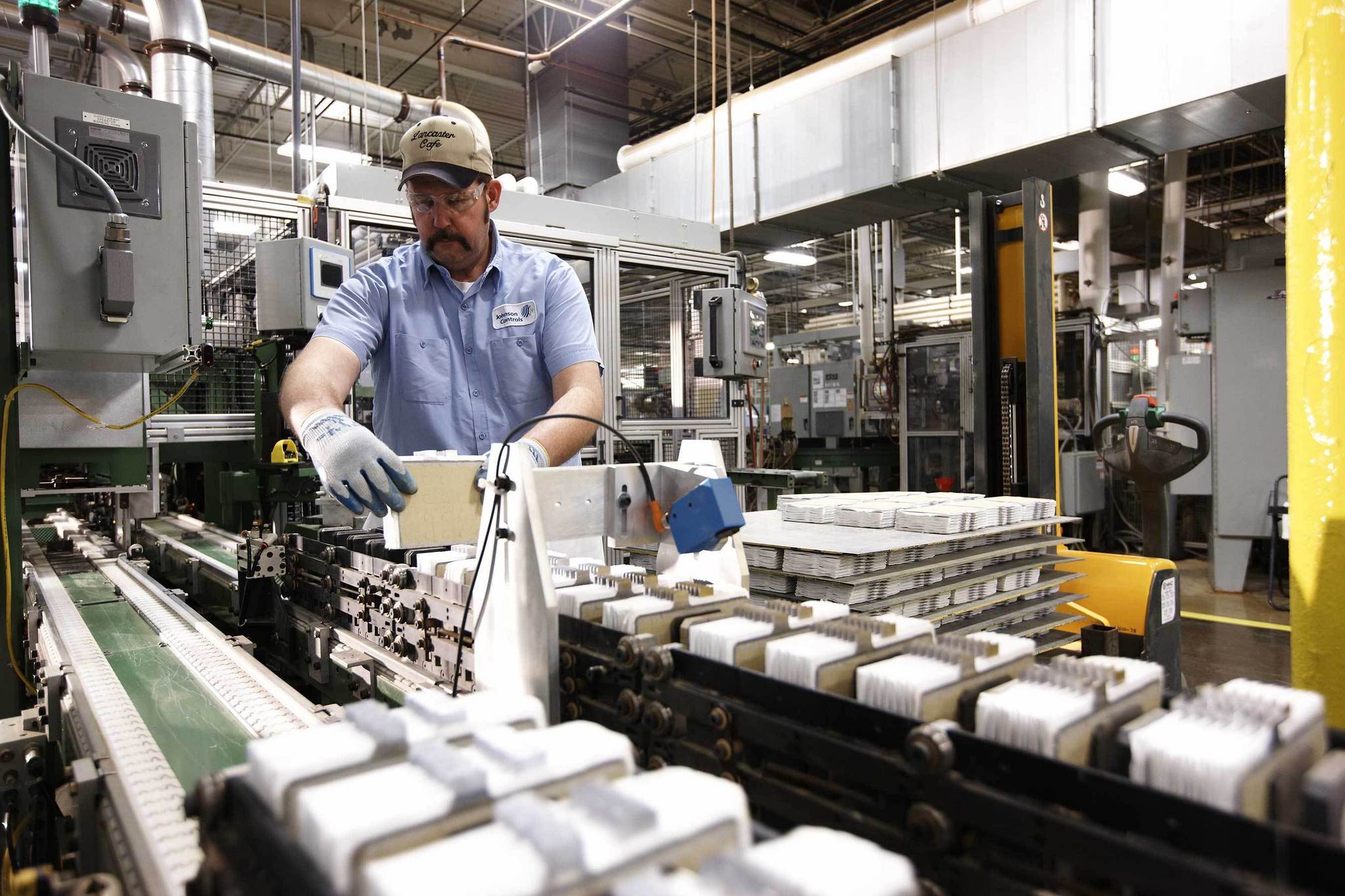 Johnson Controls investing $780 million in advanced battery production