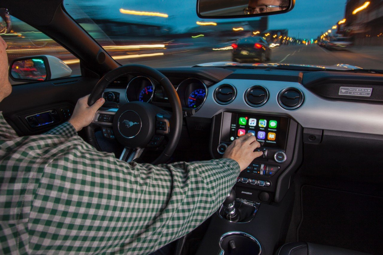 Ford adding Apple CarPlay and Android Auto to its entire 2017 vehicle lineup