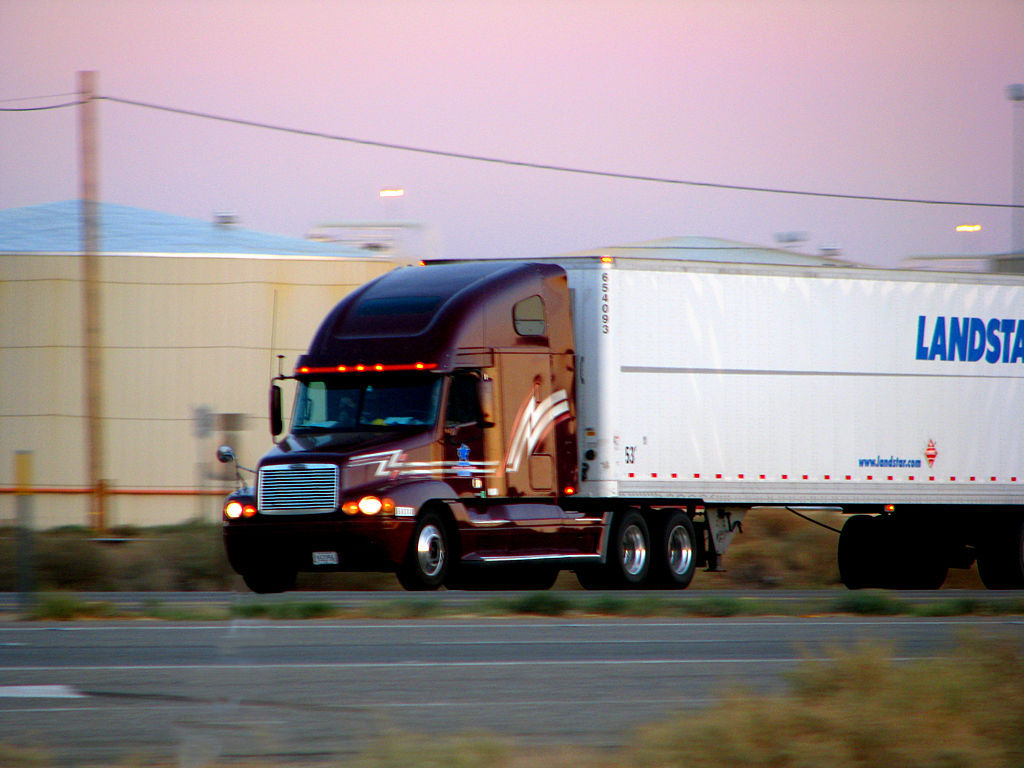 Feds propose speed-limiting devices for big rigs