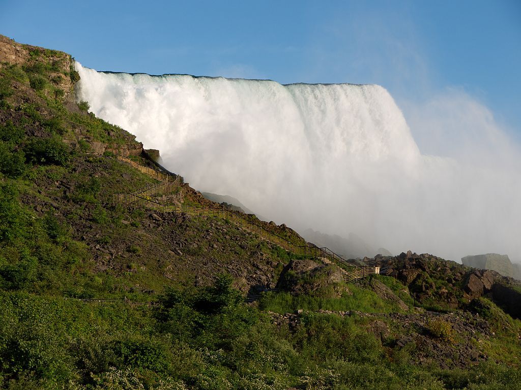 Niagara Falls search underway after report of woman going over falls from US side