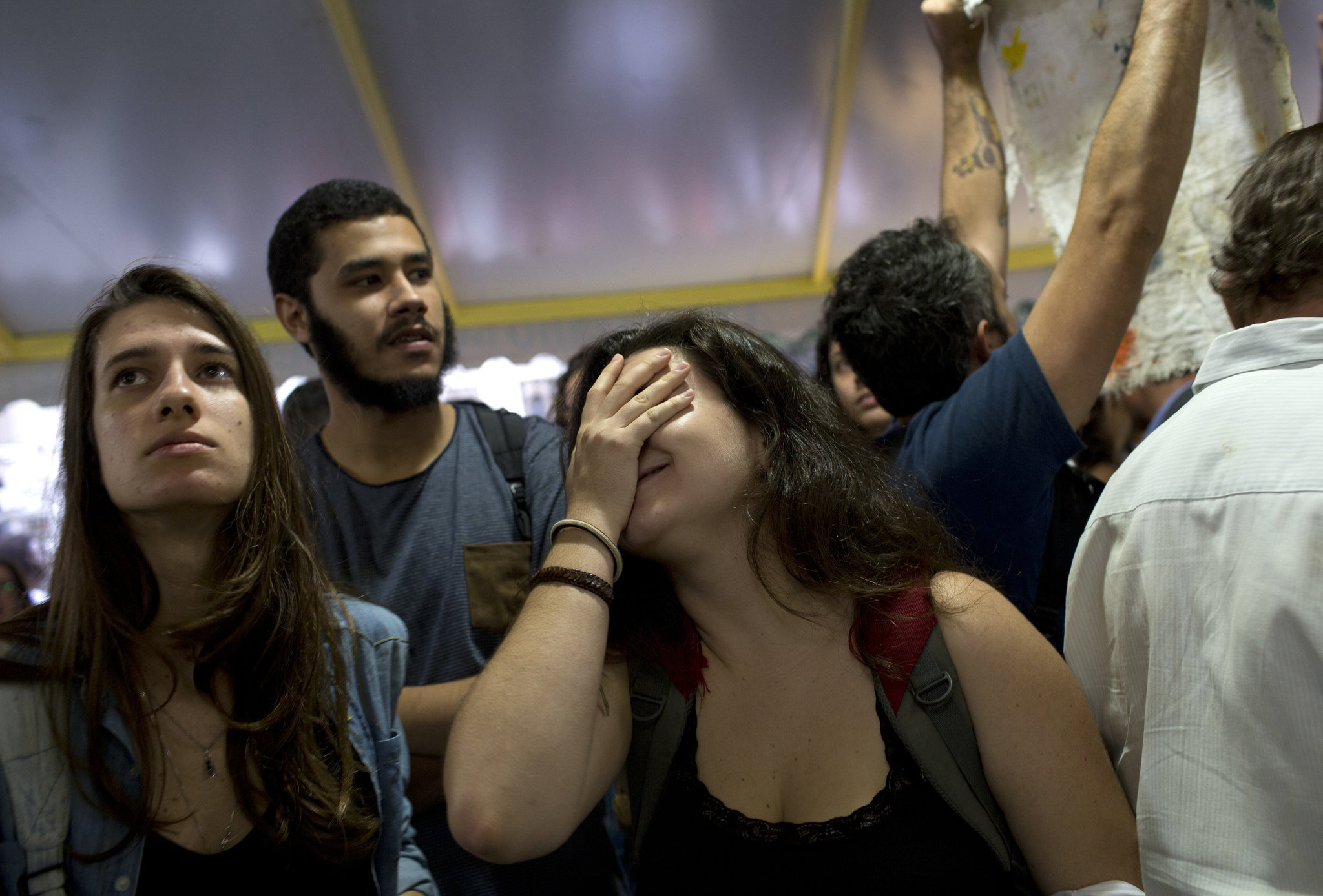 Trump denies trying to kill FBI probe, decries 'witch hunt'; Car mows down pedestrians in Times Square (10 Things to Know for Friday)