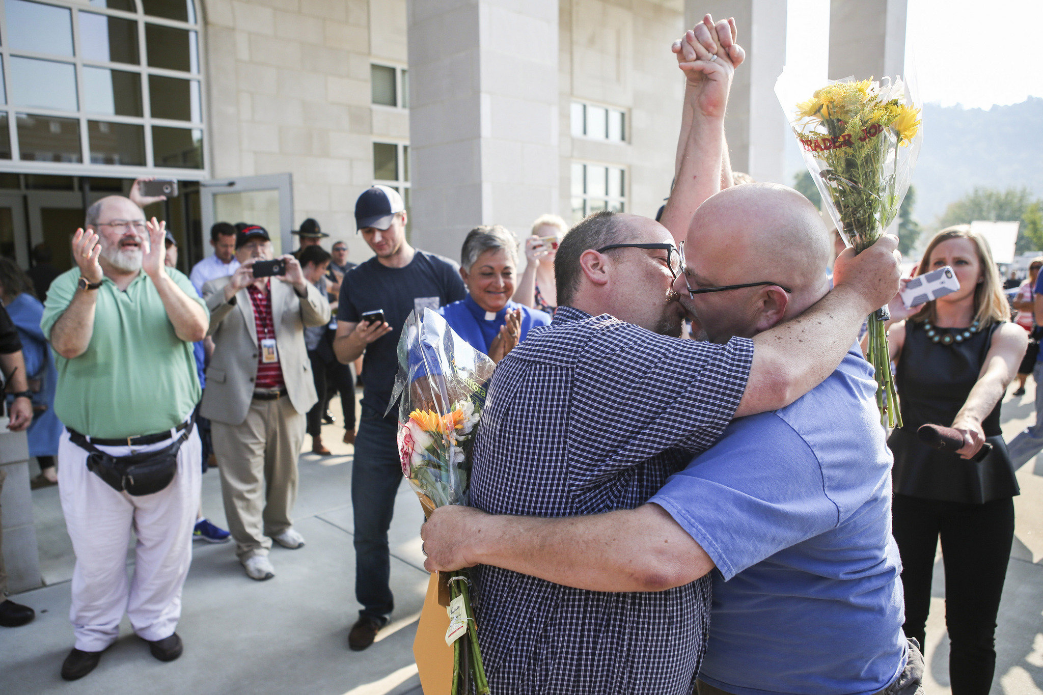 Jailed Kentucky clerk claims marriage licenses issued to gays in her county are void