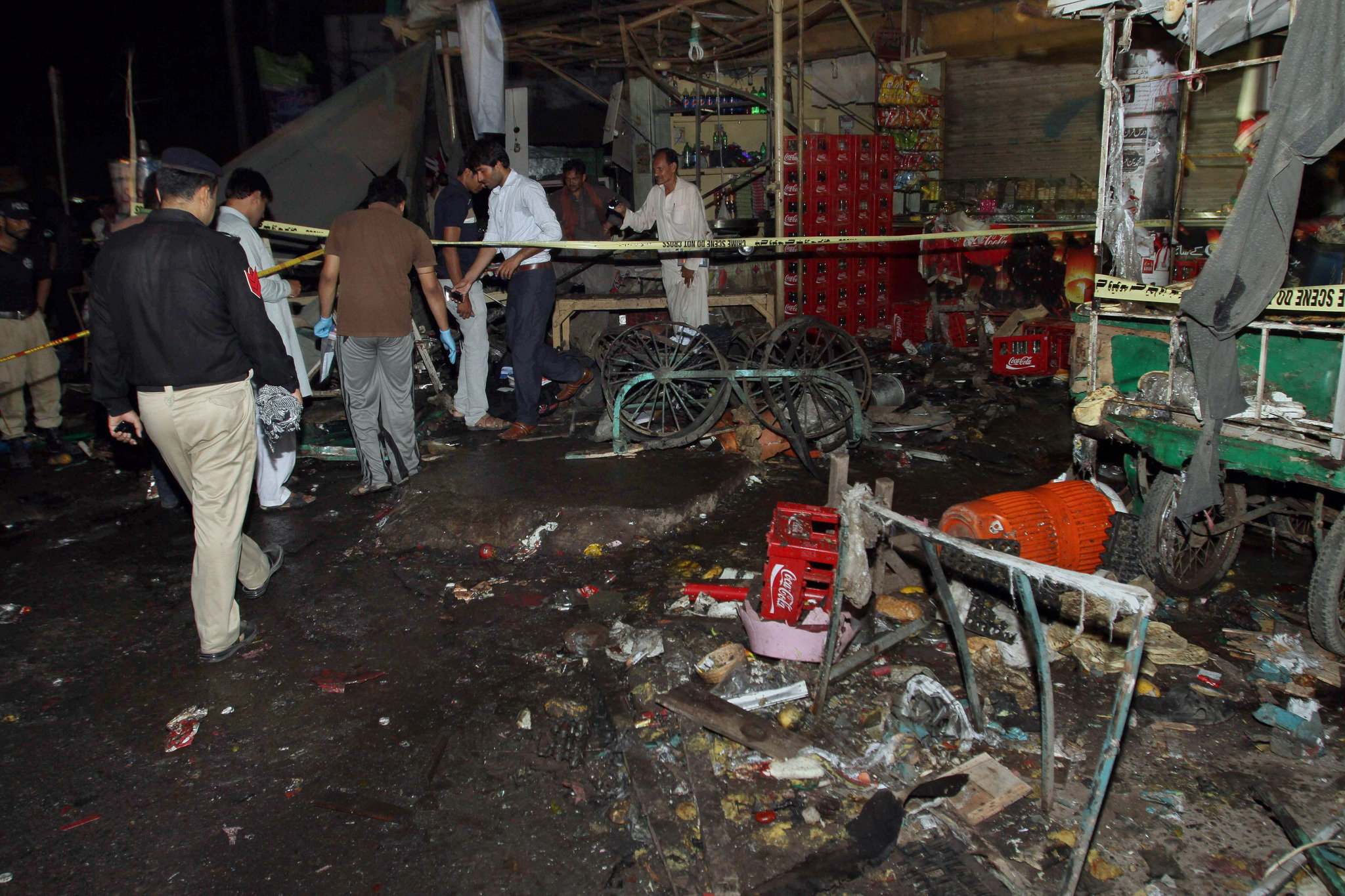 Explosion outside bus terminal in central Pakistan kills 9, injures 48