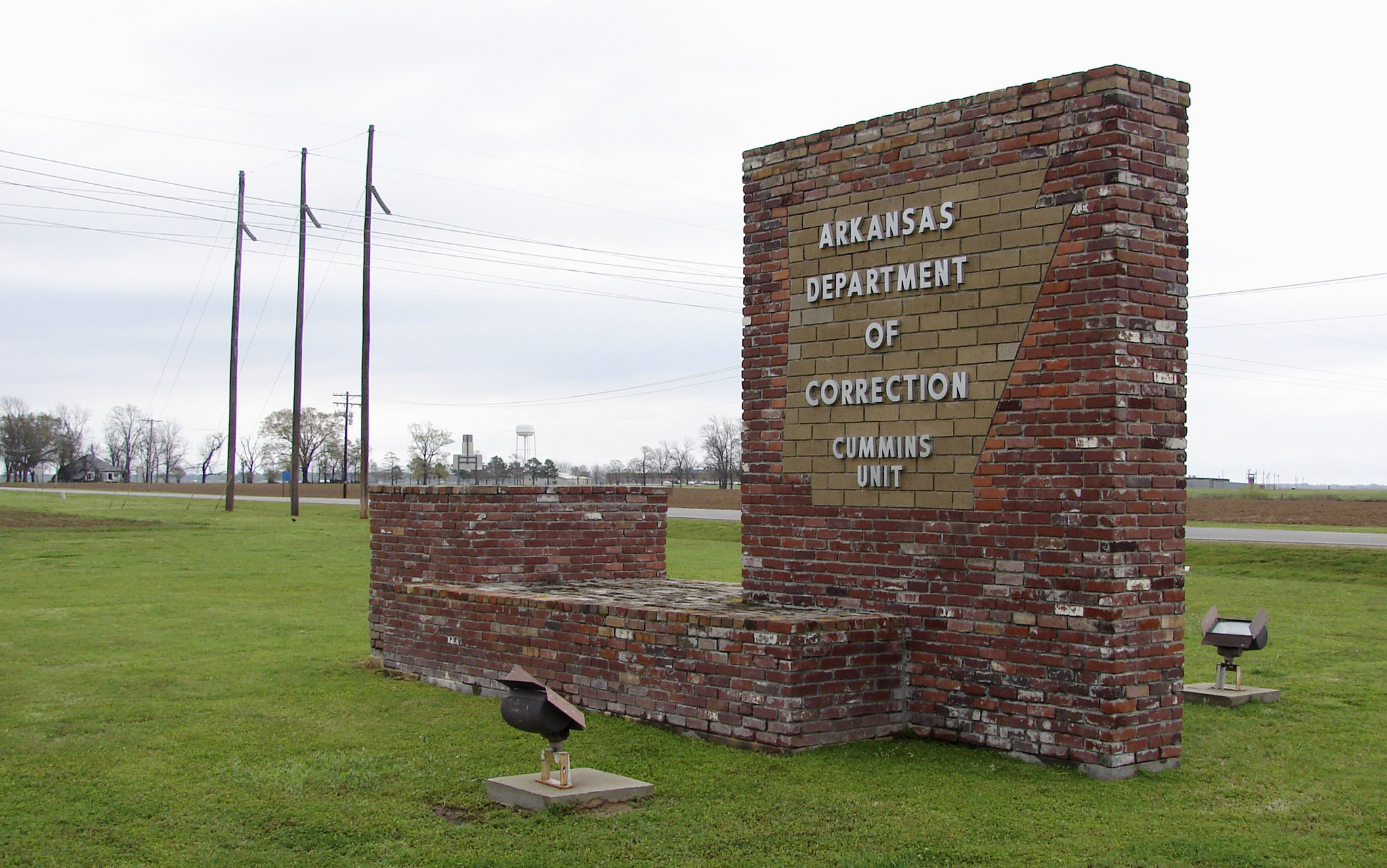 Report: Federal prisons violating law, keeping mentally ill in solitary confinement too long