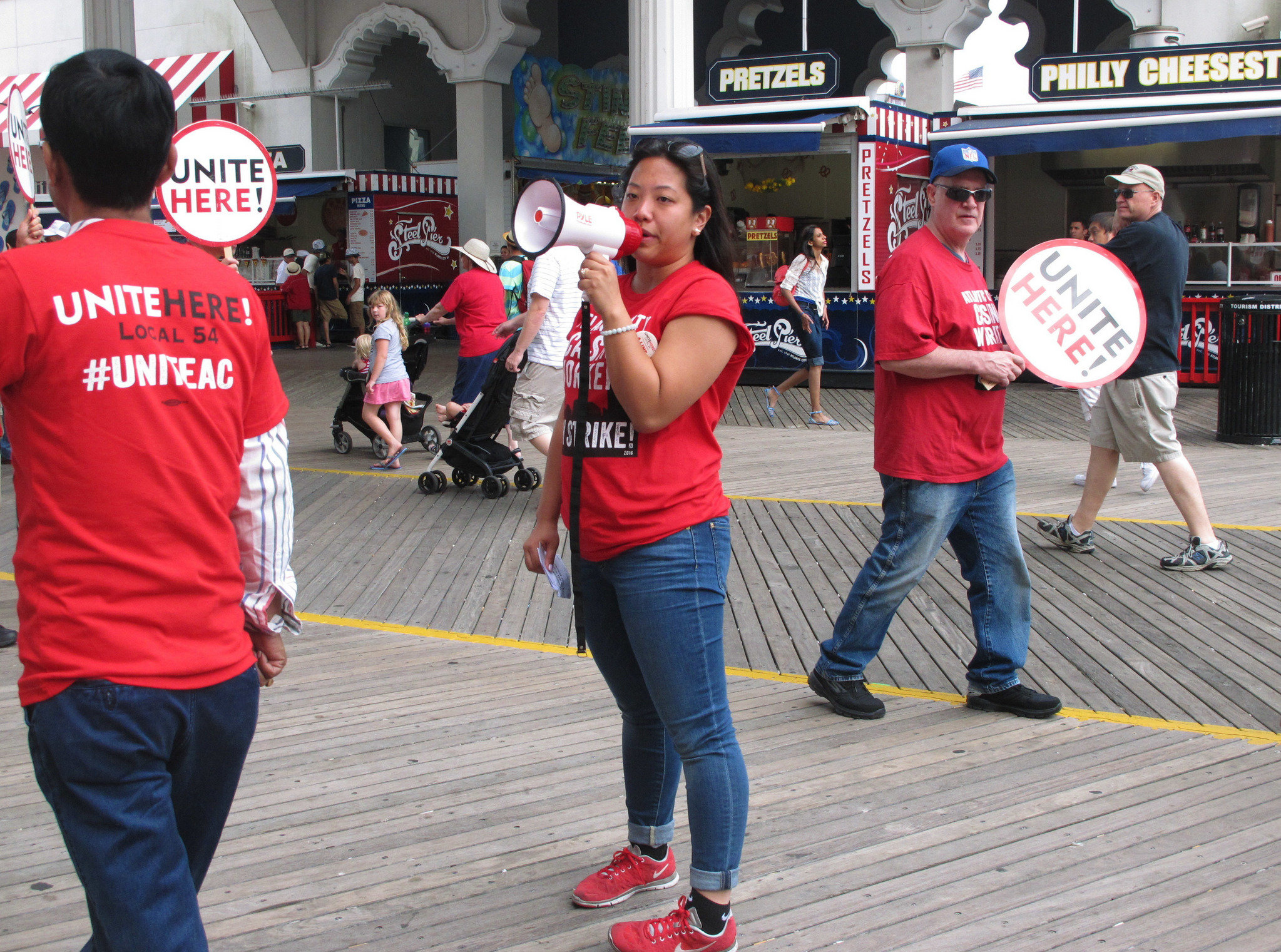 Trump Taj Mahal casino strikers warn gamblers crossing picket lines of 'dead mice'