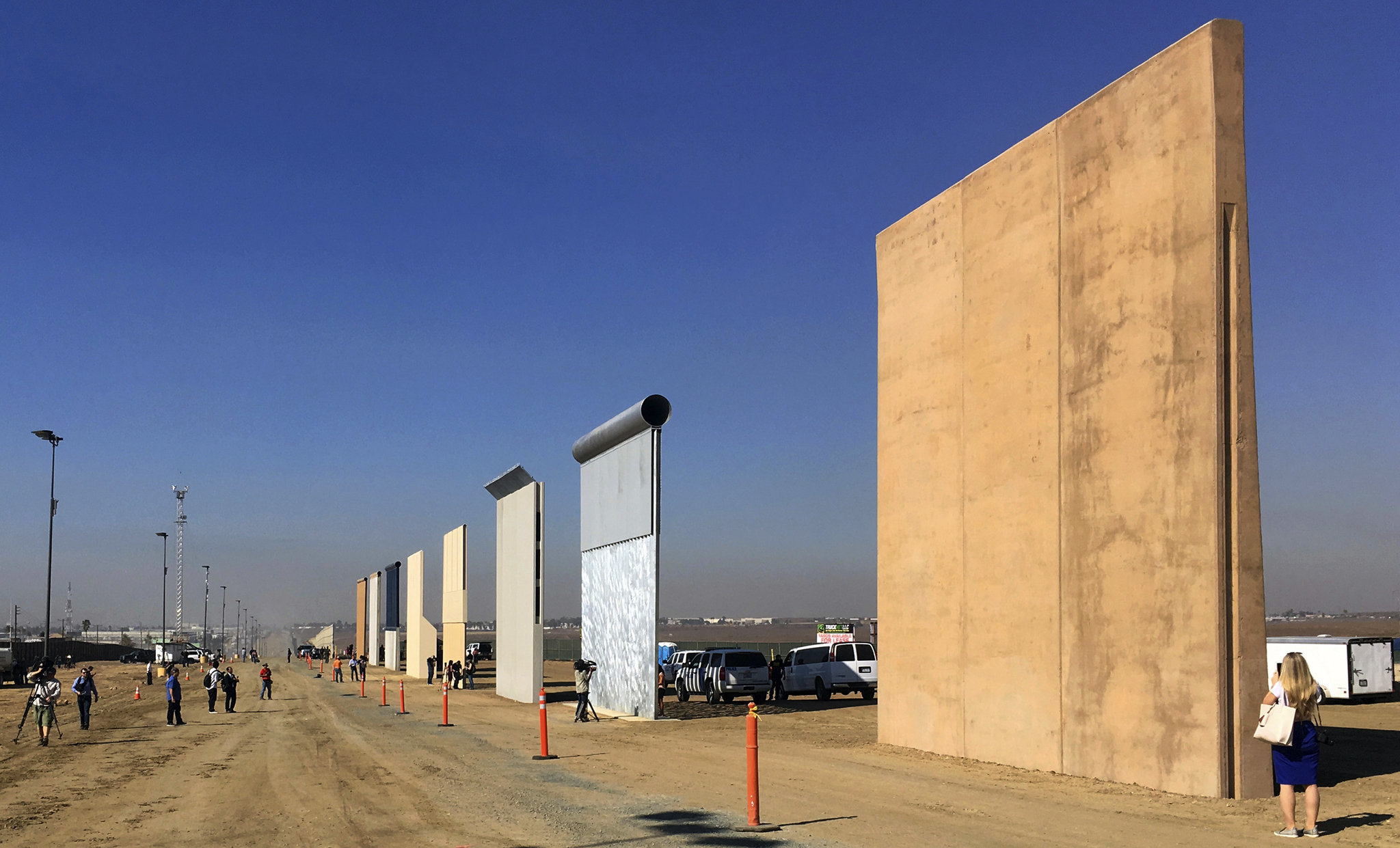Trump proposes spending $18 billion over 10 years to extend border wall with Mexico