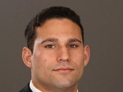 Univ. of Florida linebacker helps pull alleged rapist off woman outside bar