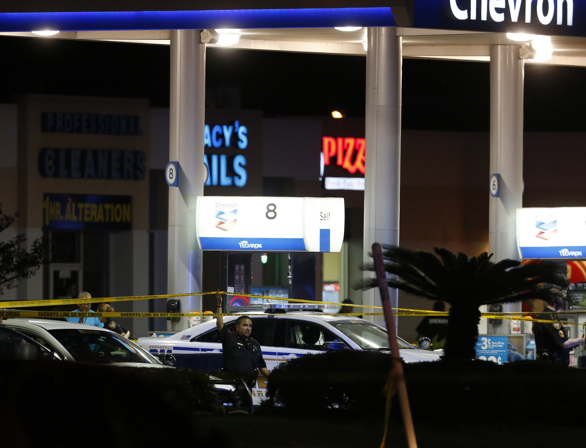 Sheriff's deputy in uniform fatally shot in Houston while pumping gas