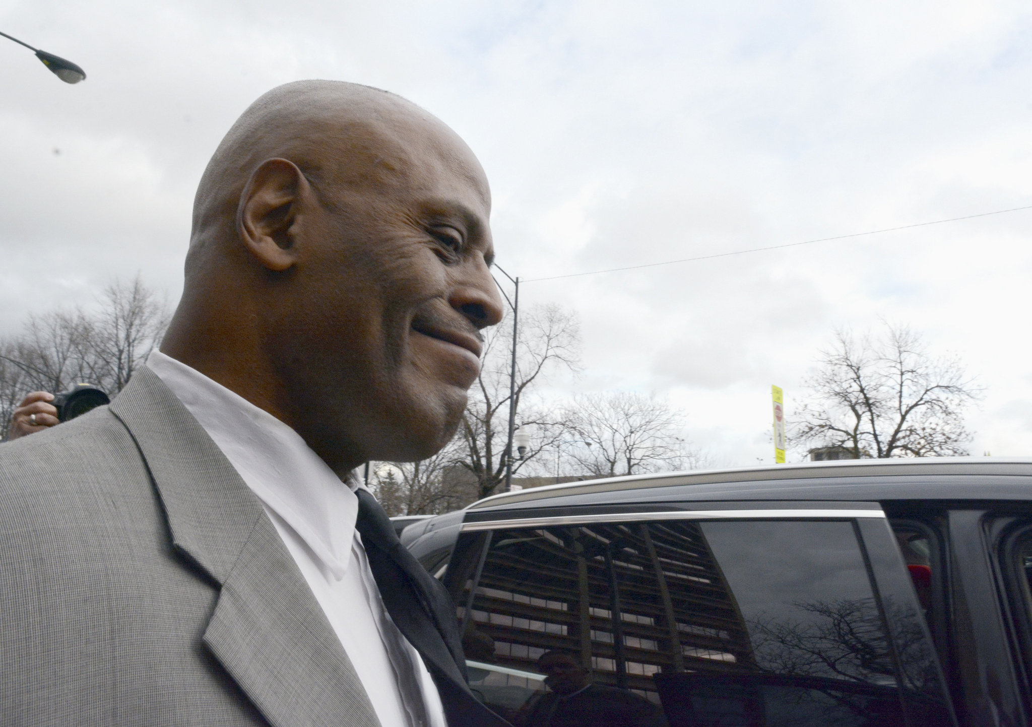 Chicago police commander acquitted of shoving gun in suspect's mouth