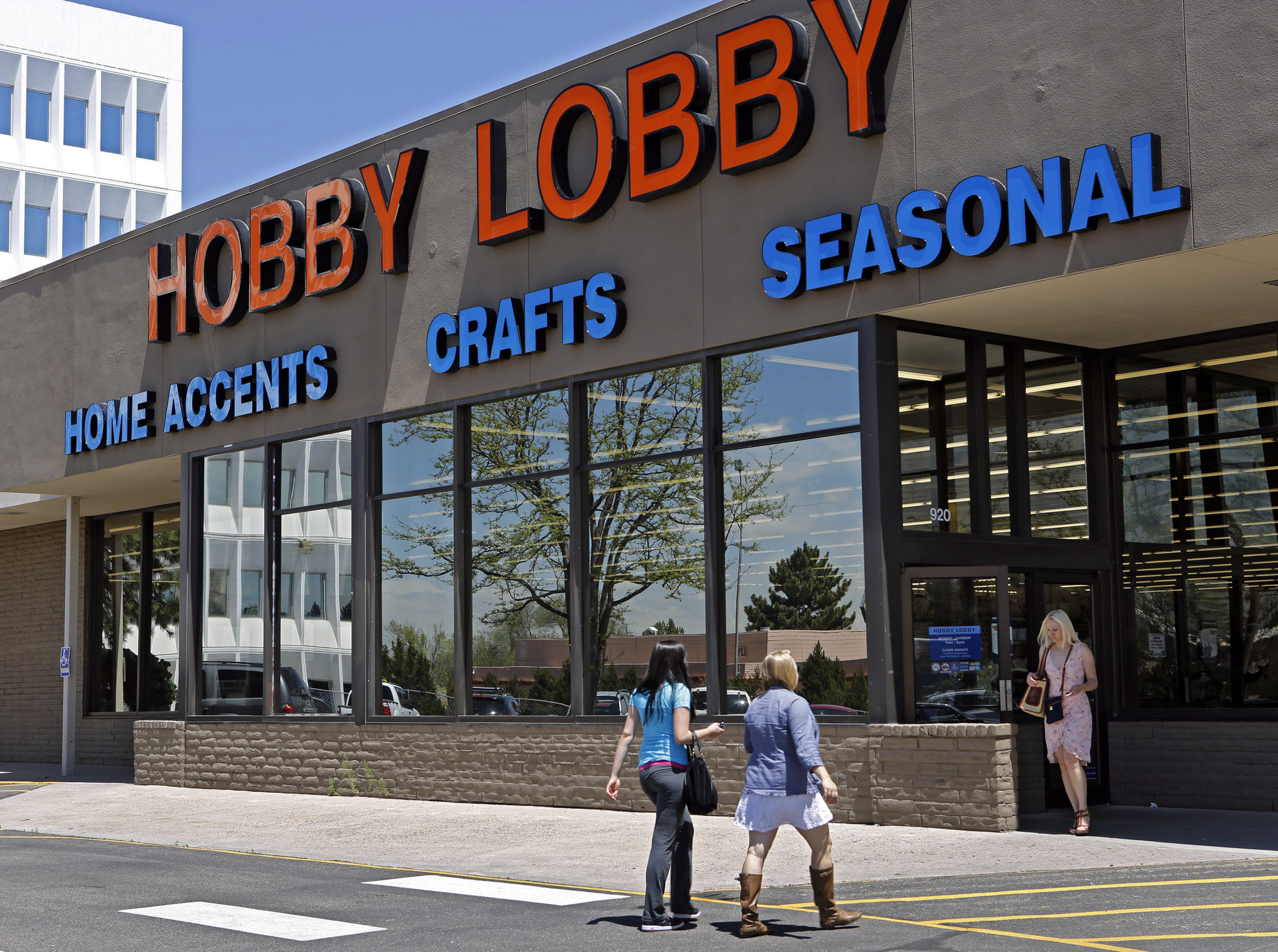 hobby-lobby-sets-mcgowin-park-grand-opening-in-mobile-al