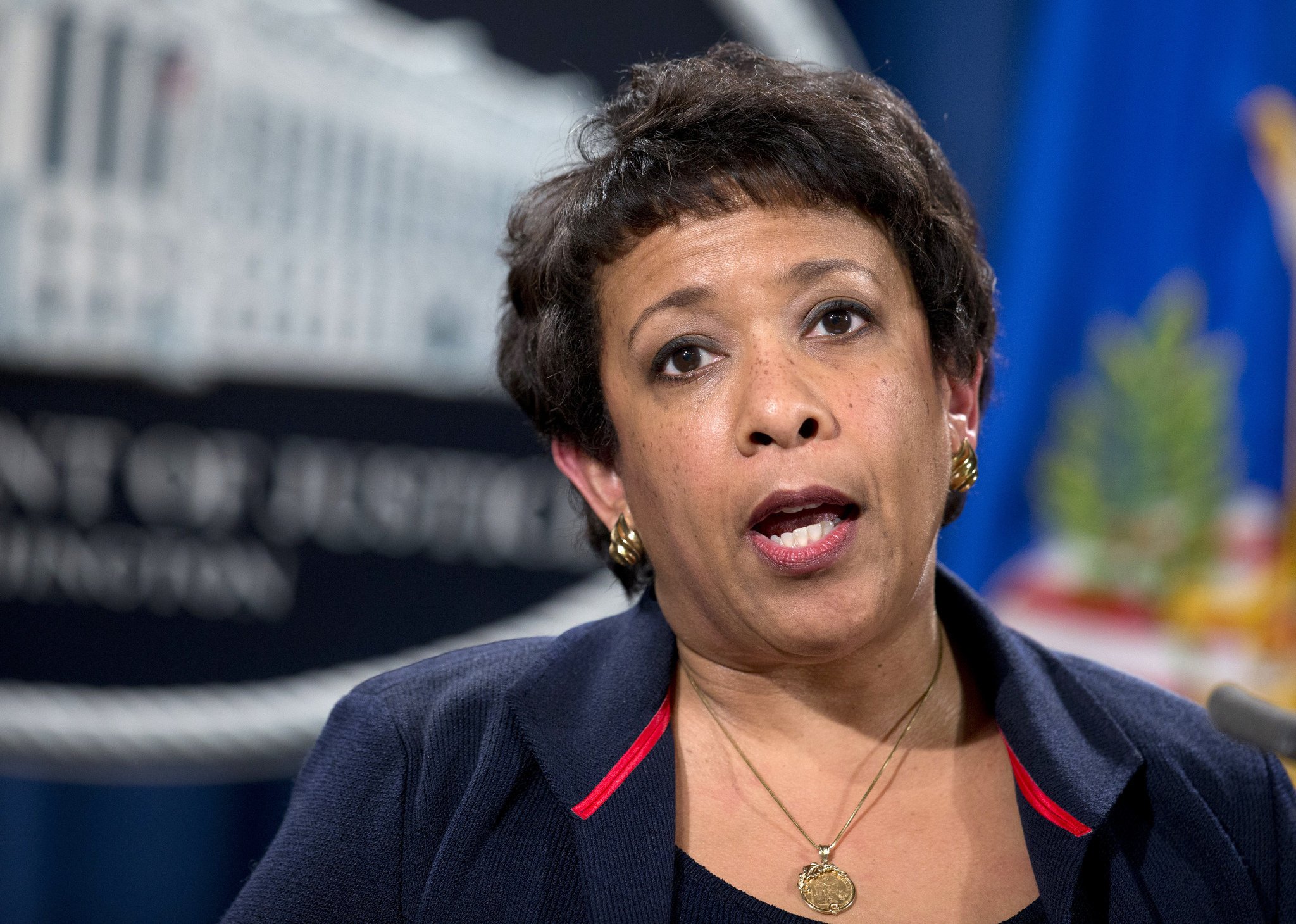 Apple shouldn't decide 'for all of us' on unlocking iPhones, U.S. attorney says