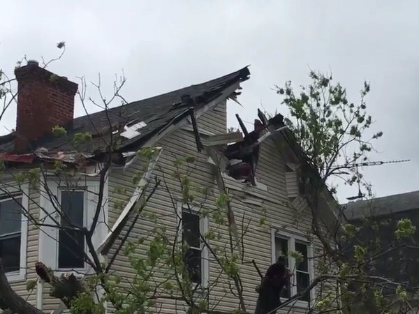 High winds in Ohio down trees, damage homes, cut power to thousands