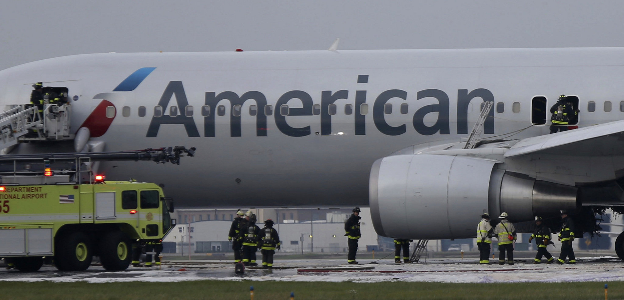 American Airlines aborts takeoff in Chicago as engine parts break off