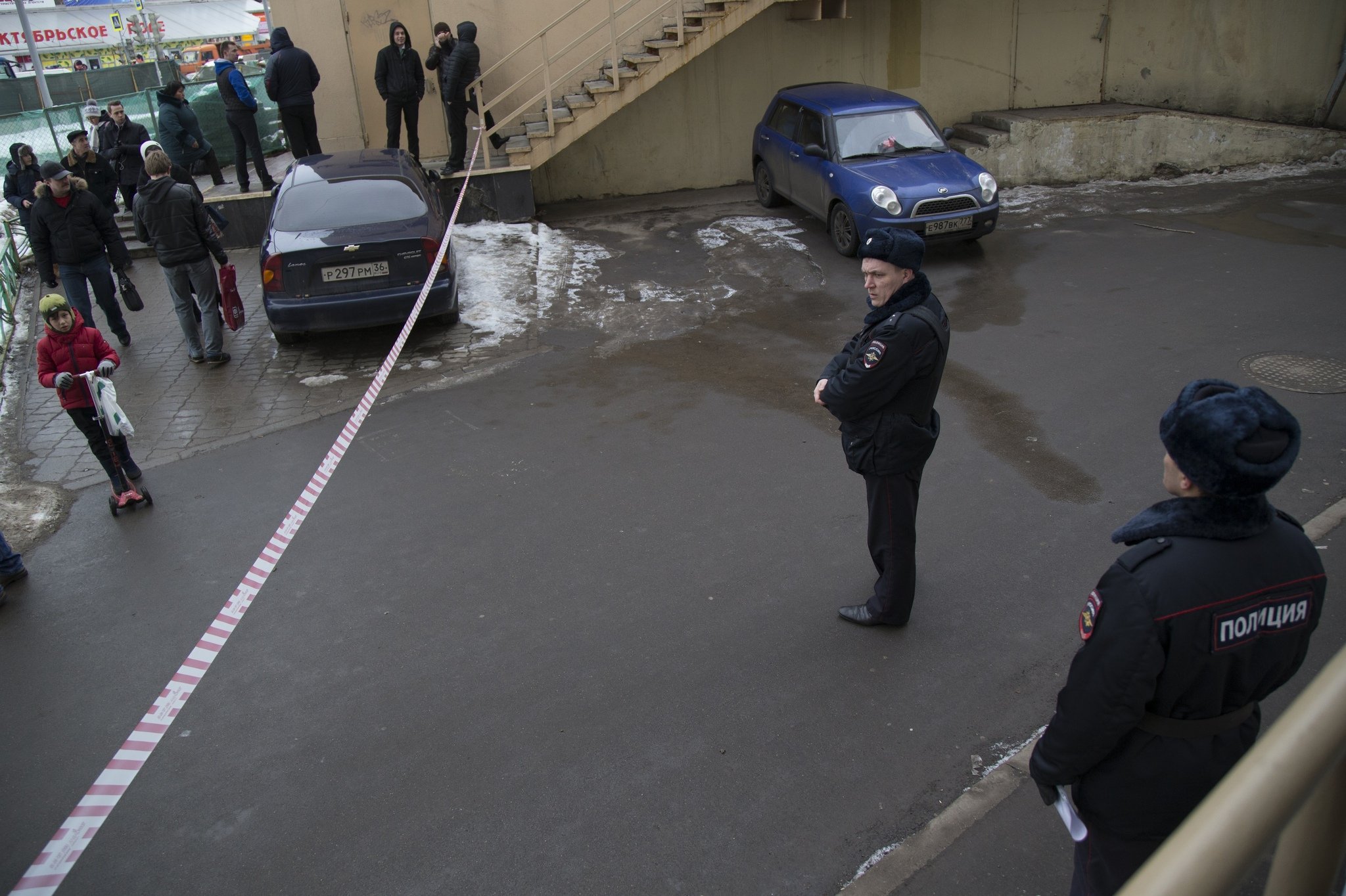 Russian police arrest woman waving severed head of child, shouting 'I am a terrorist'