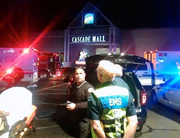 4 dead in mall shooting north of Seattle; police search for at least 1 gunman