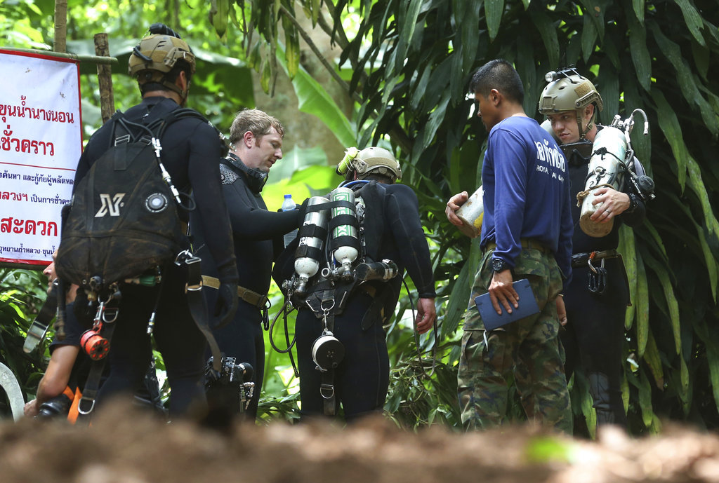 Thai cave rescuer dies from lack of oxygen while aiding trapped boys