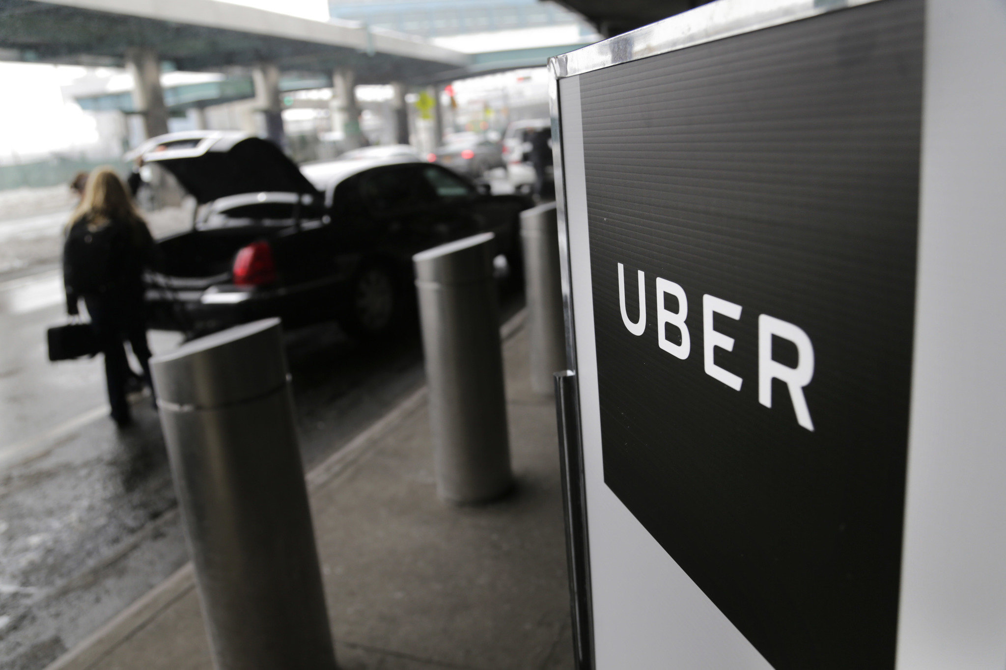 After recent crash, Uber suspends testing of self-driving cars