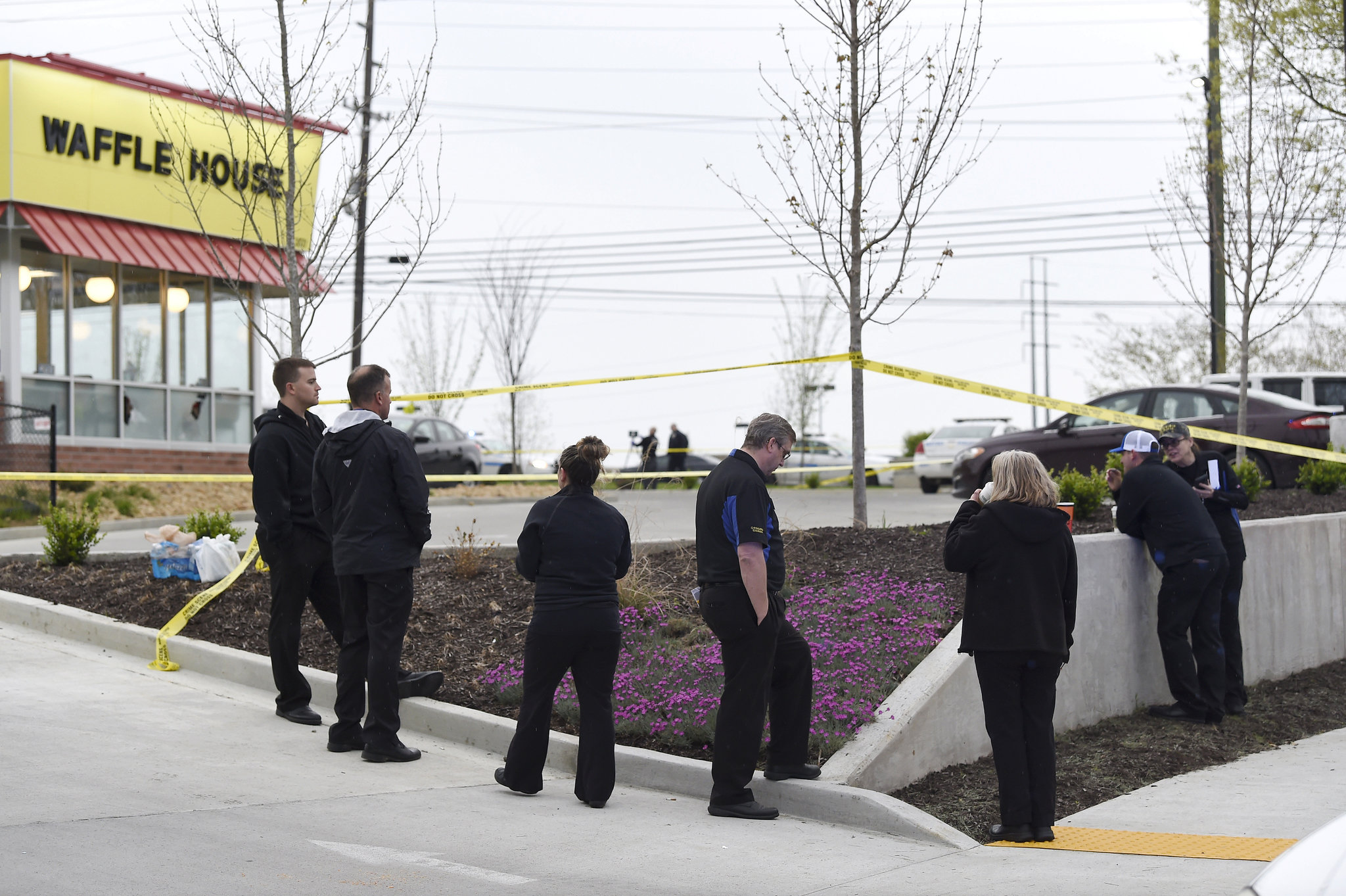 Nashville Waffle House shooting: At least 4 dead after gunman opens fire