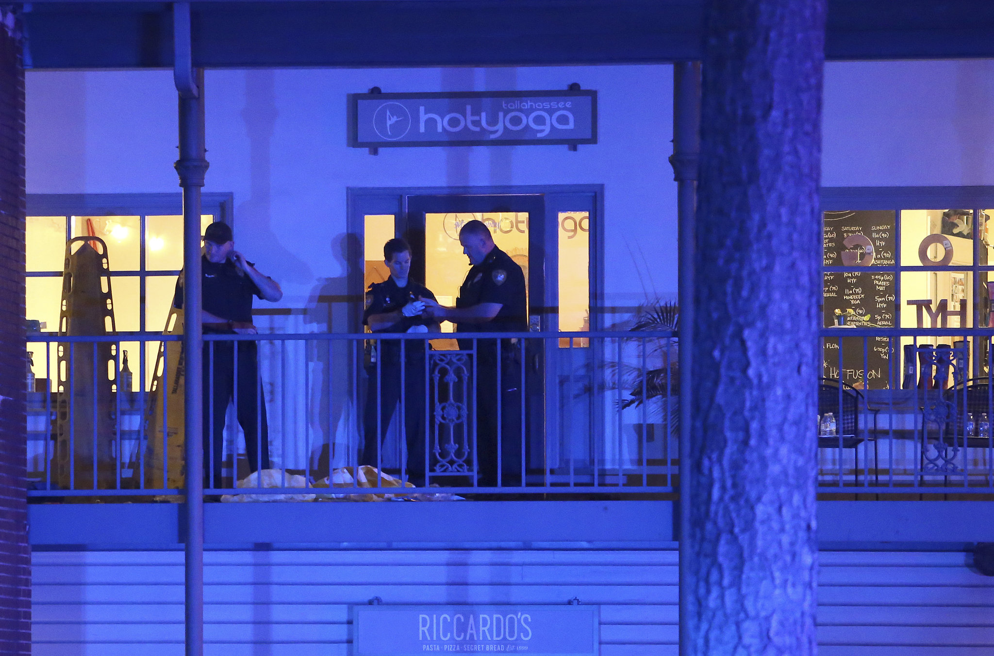 Gunman walks into Florida yoga studio, kills 2 before fatally shooting himself
