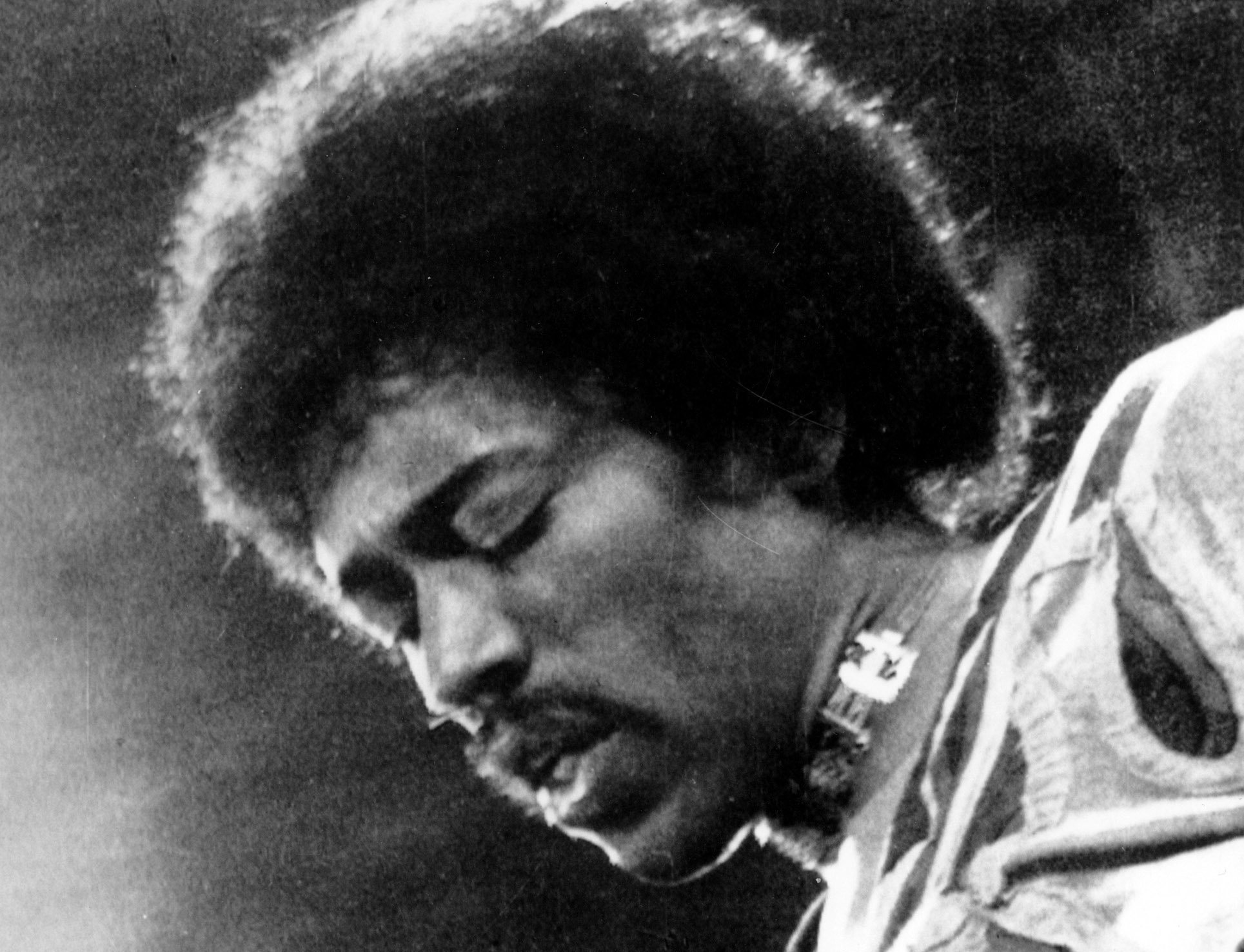 Jimi Hendrix estate to shop owner: Excuse us while we sue you to get our guitar back