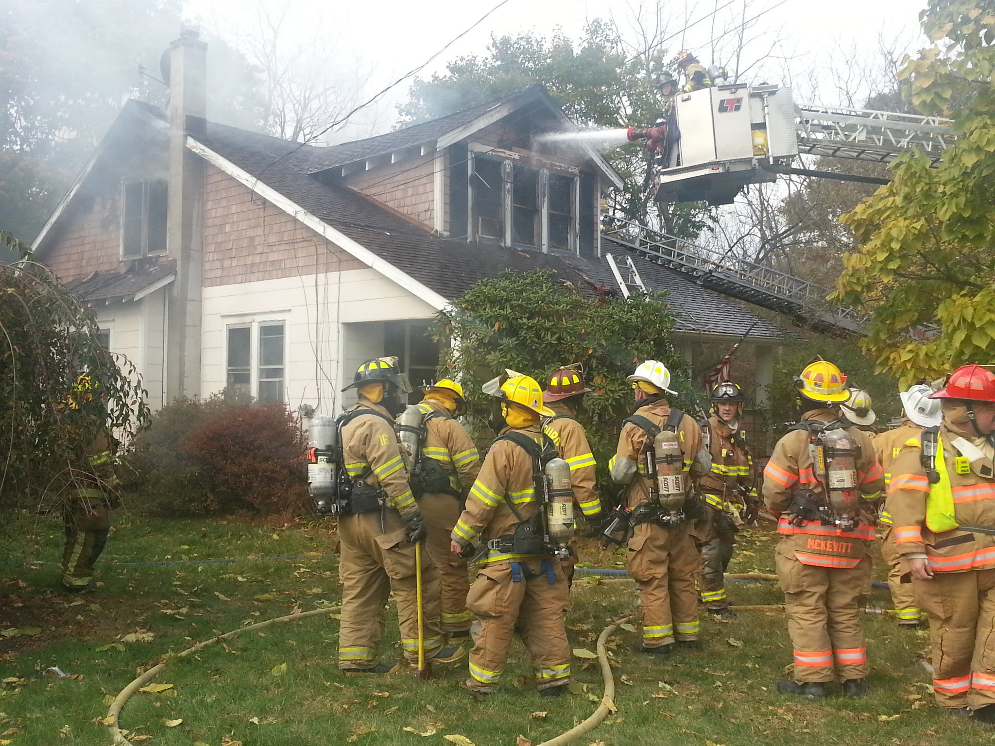 Firefighters battle 2-alarm blaze in Holland Township