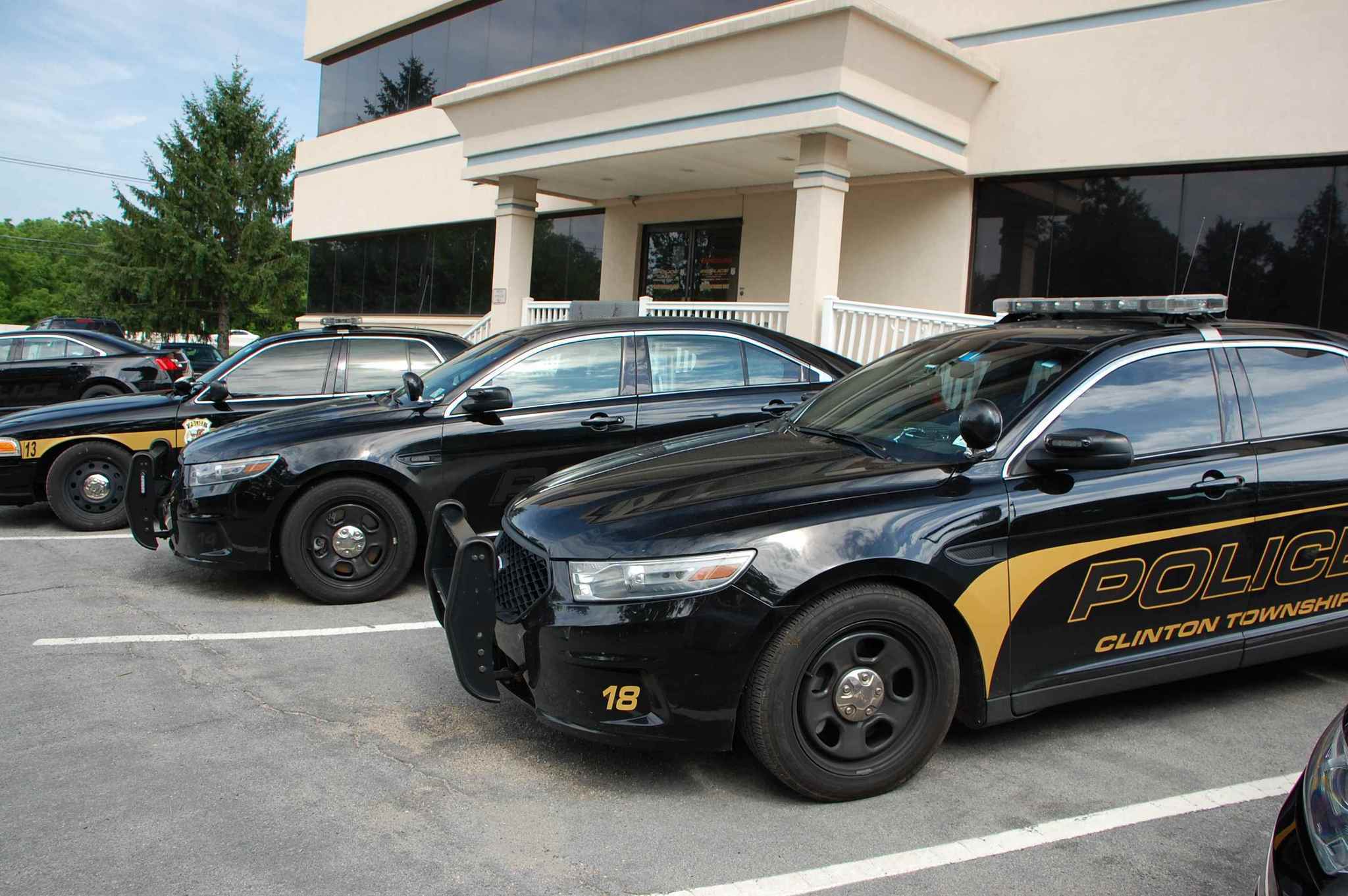 Route 22 accident in Clinton Twp. injures 2