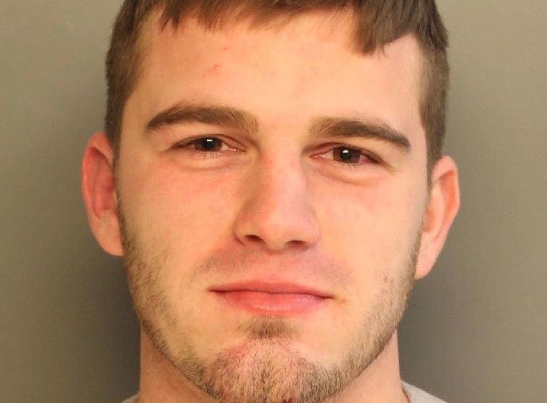 Eagles fan tossed from stadium allegedly punches police horse