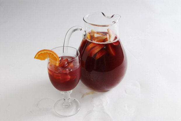 Creating The Perfect Pitcher Of Sangria - WineDom