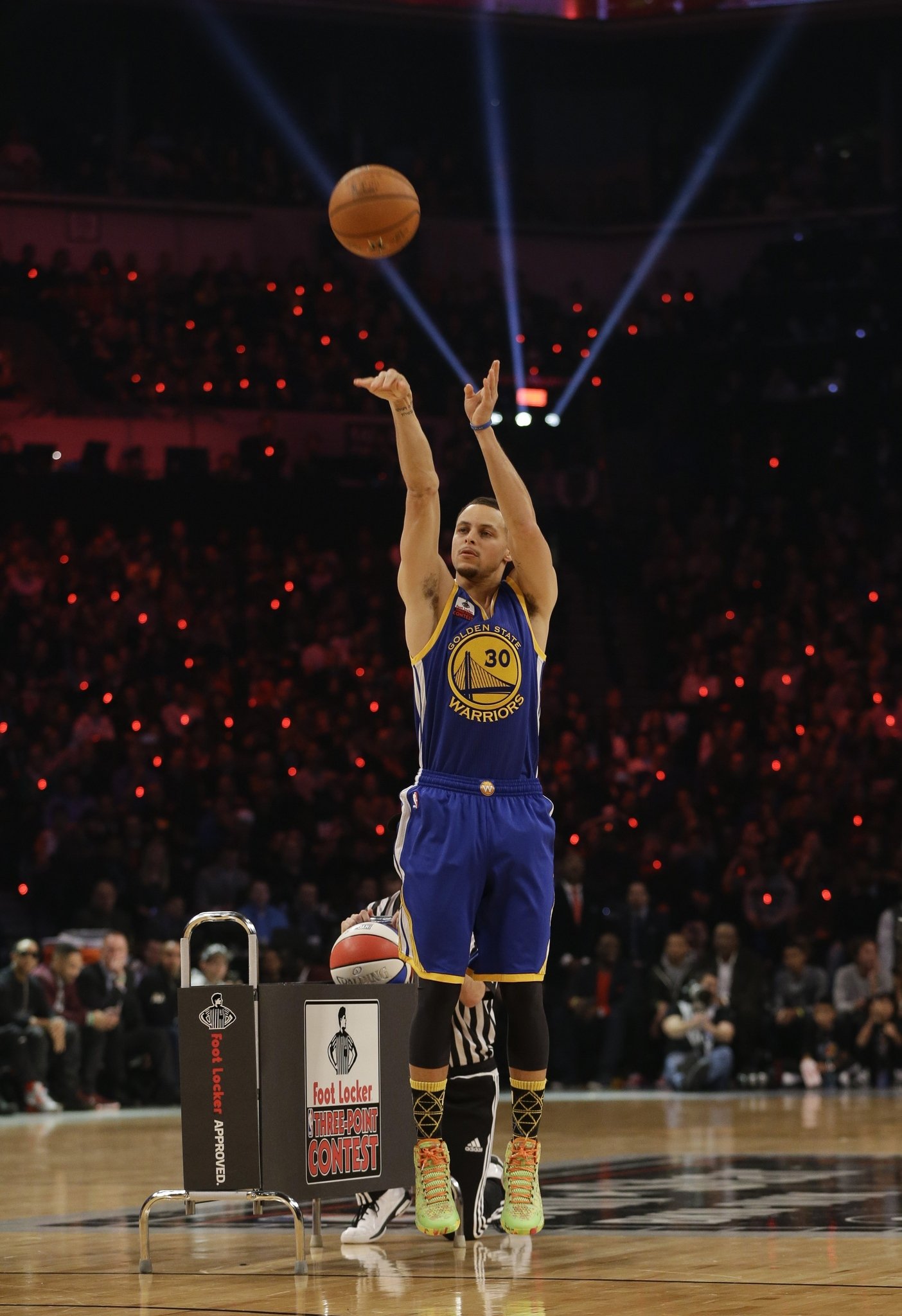 NBA All-Star Weekend 2015: Curry wins 3-point contest, LaVine takes dunk competition ...1404 x 2048