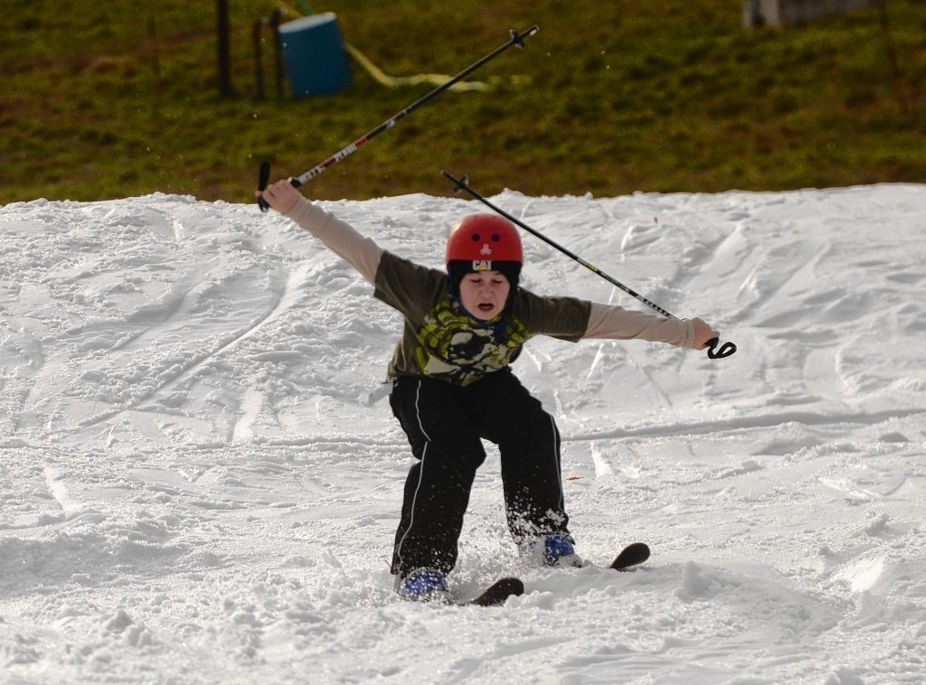 NY Senate passes bill requiring skiers under 14 to wear helmets