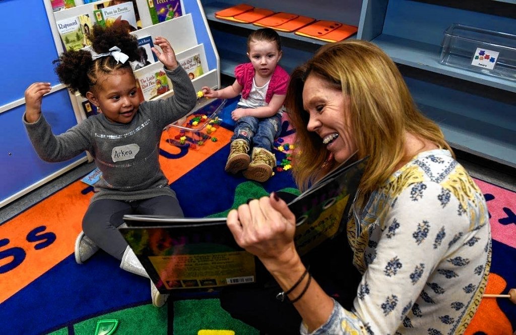 Which school district spends the most per student? Compare all districts in New York state