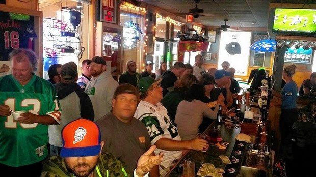 Serving booze before noon Sundays in NY not legal yet, but some offer it anyway