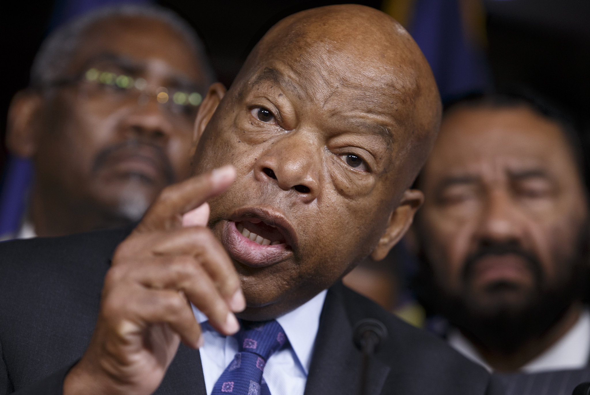 Syracuse University alumnus pleads guilty to impersonating U.S. gov't official