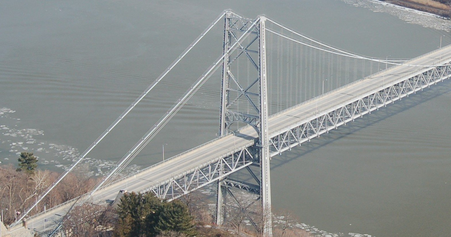 Police save man walking on, hanging from suspension bridge cable over Hudson River