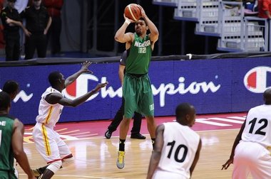 mike vs uganda 2015 afrobasket.jpg