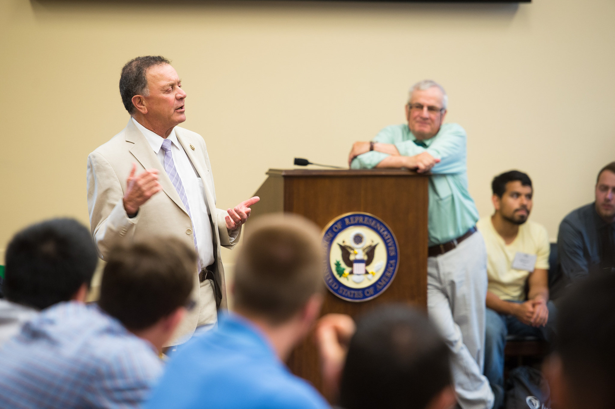 GOP Rep. Richard Hanna: I'll vote for Clinton; first House member to cross party line