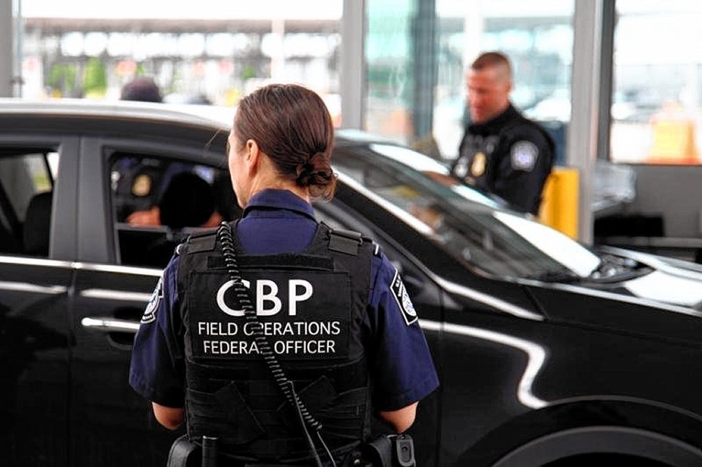 Women's clothing tips U.S. border patrol to human smuggling in Northern NY