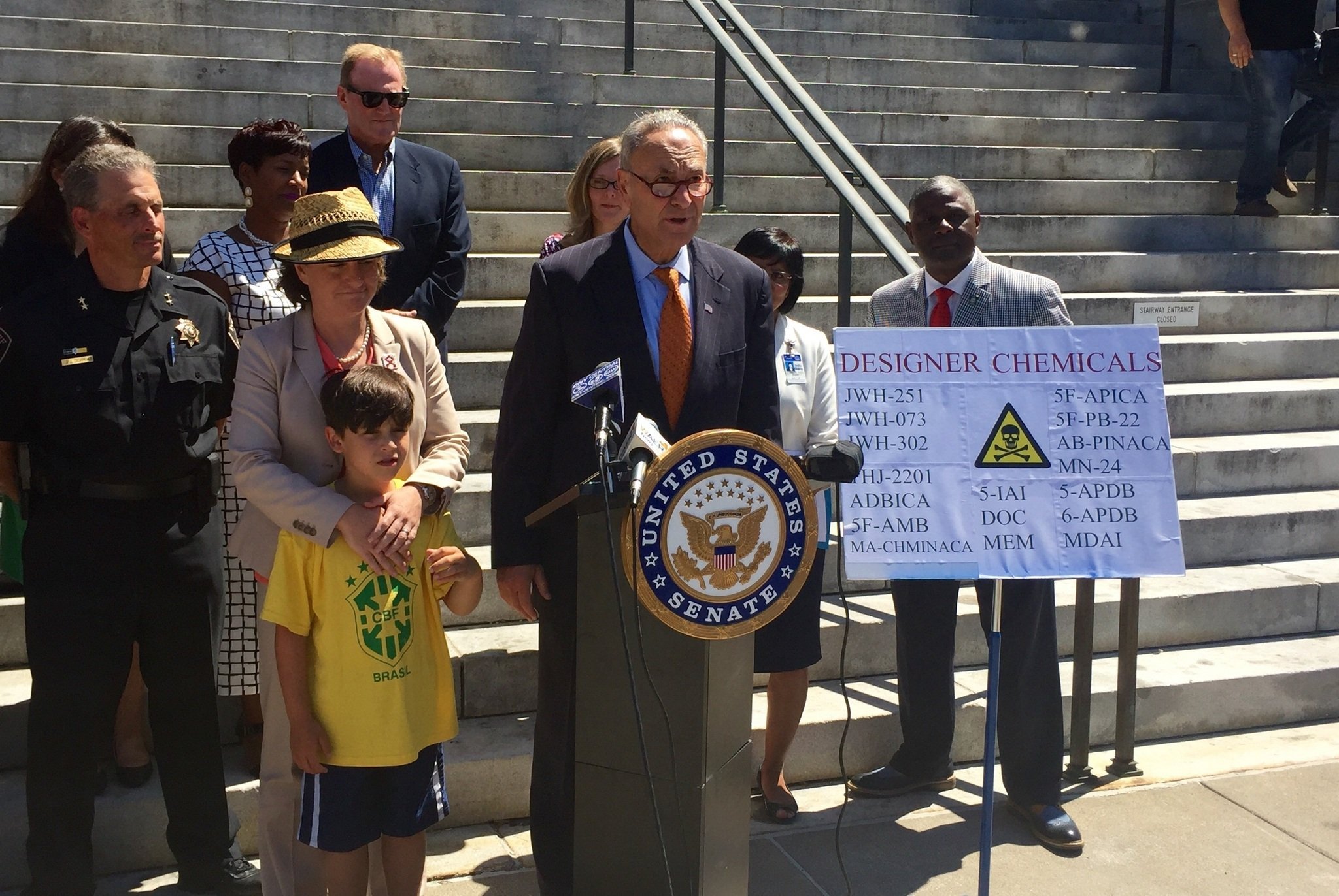 Schumer calls for new legislation to make chemicals in synthetic drugs illegal (video)