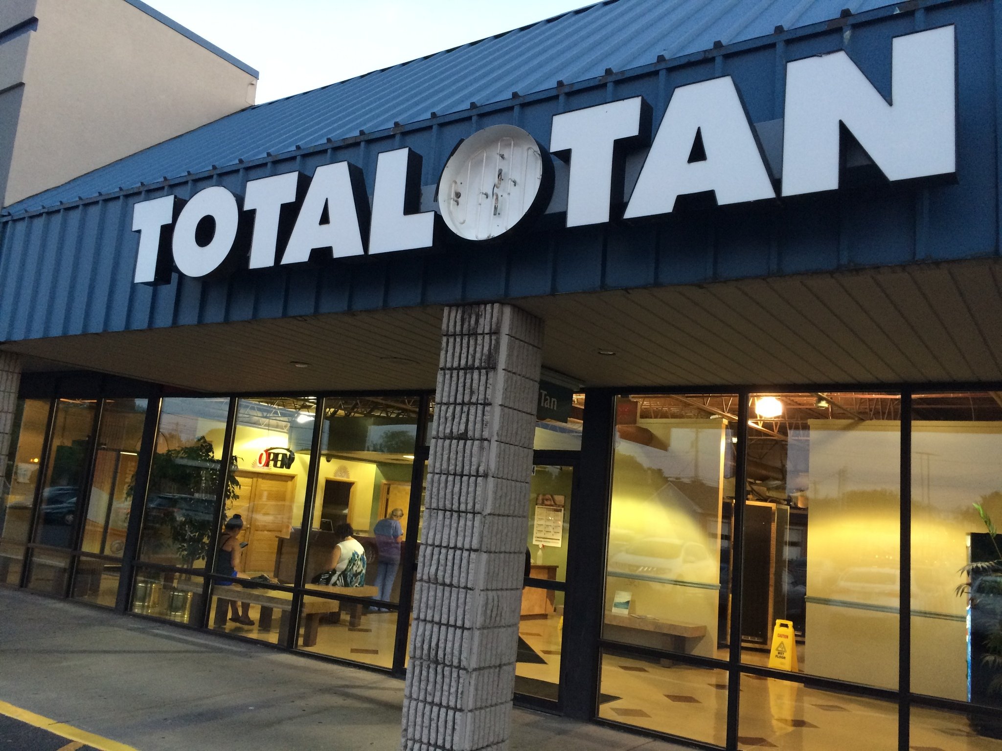 Total Tan agrees not to misrepresent health risks of indoor tanning