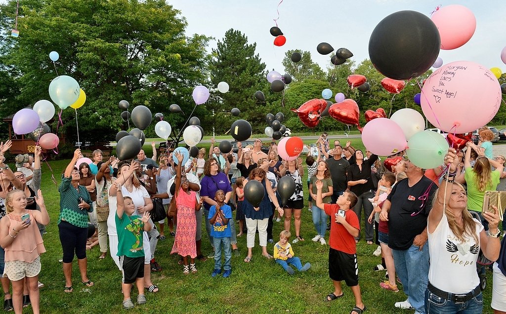 On National Overdose Awareness Day, gathering to remember lost loved ones