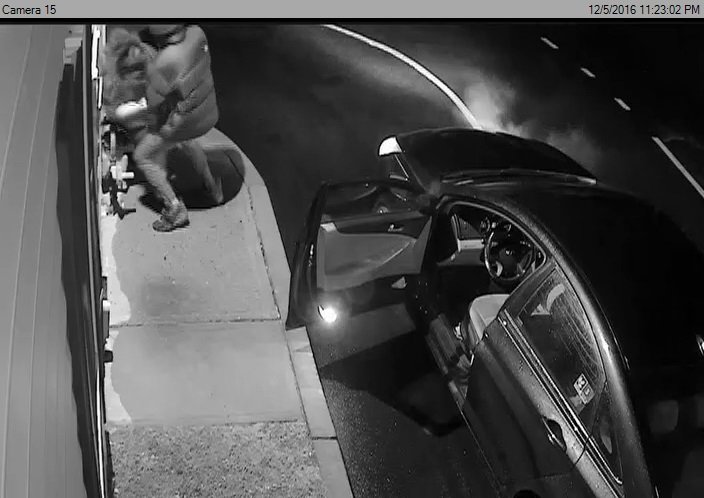 Police search for suspect who robbed, assaulted woman outside Oneida county bank