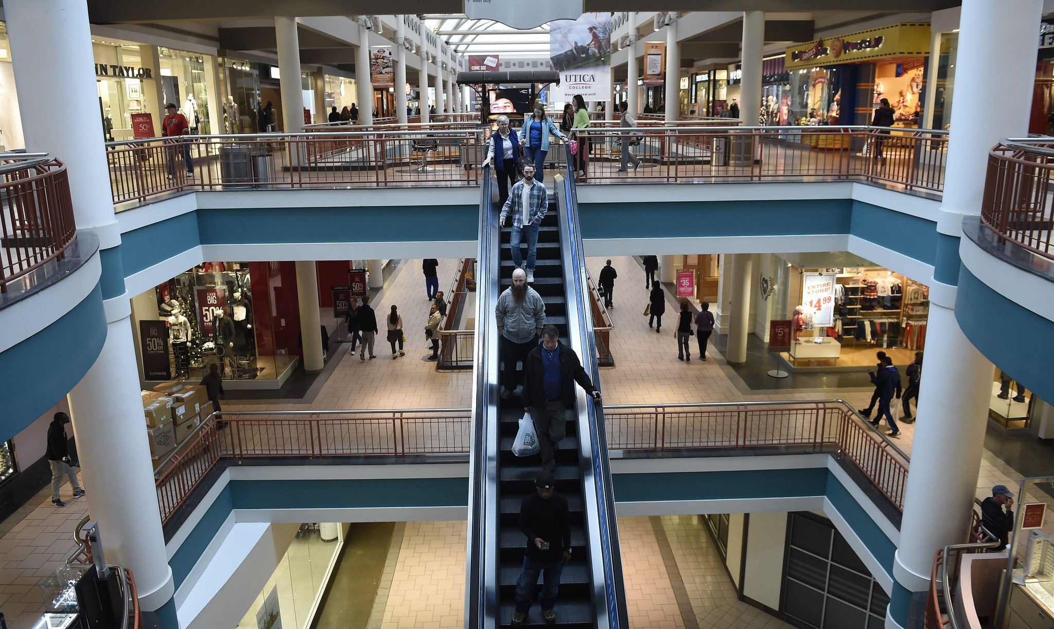 Police respond to fights, disturbances at malls across US