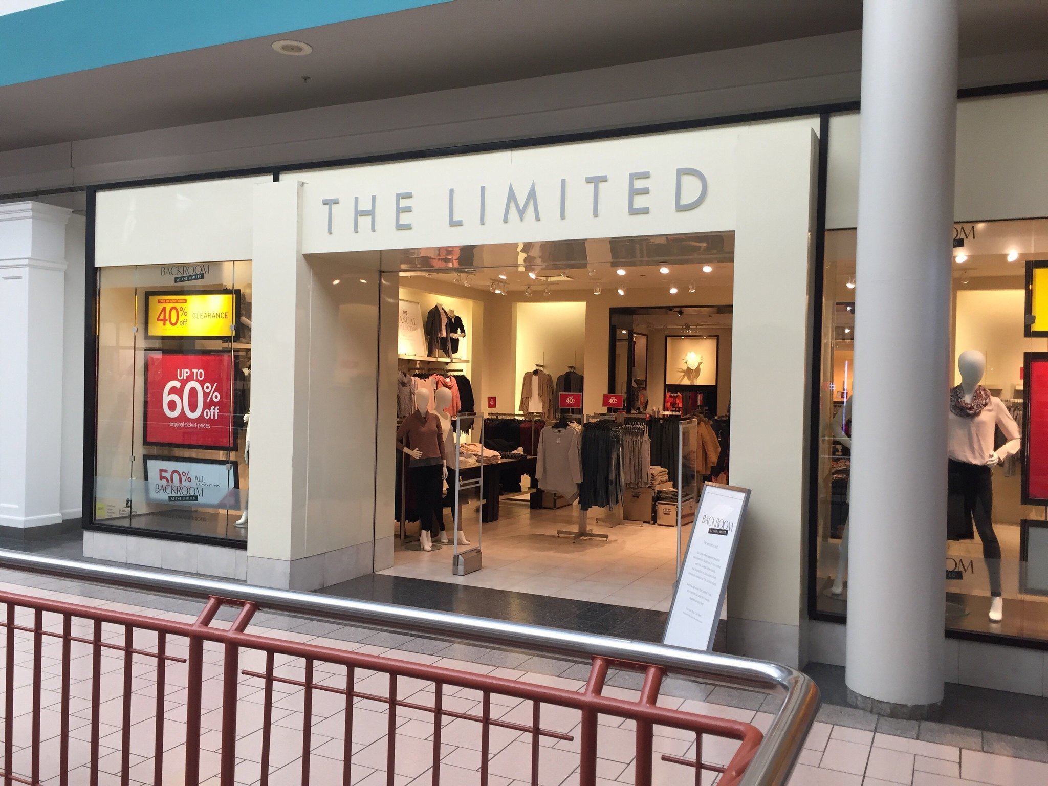 One of Destiny USA's original clothing stores closes up shop