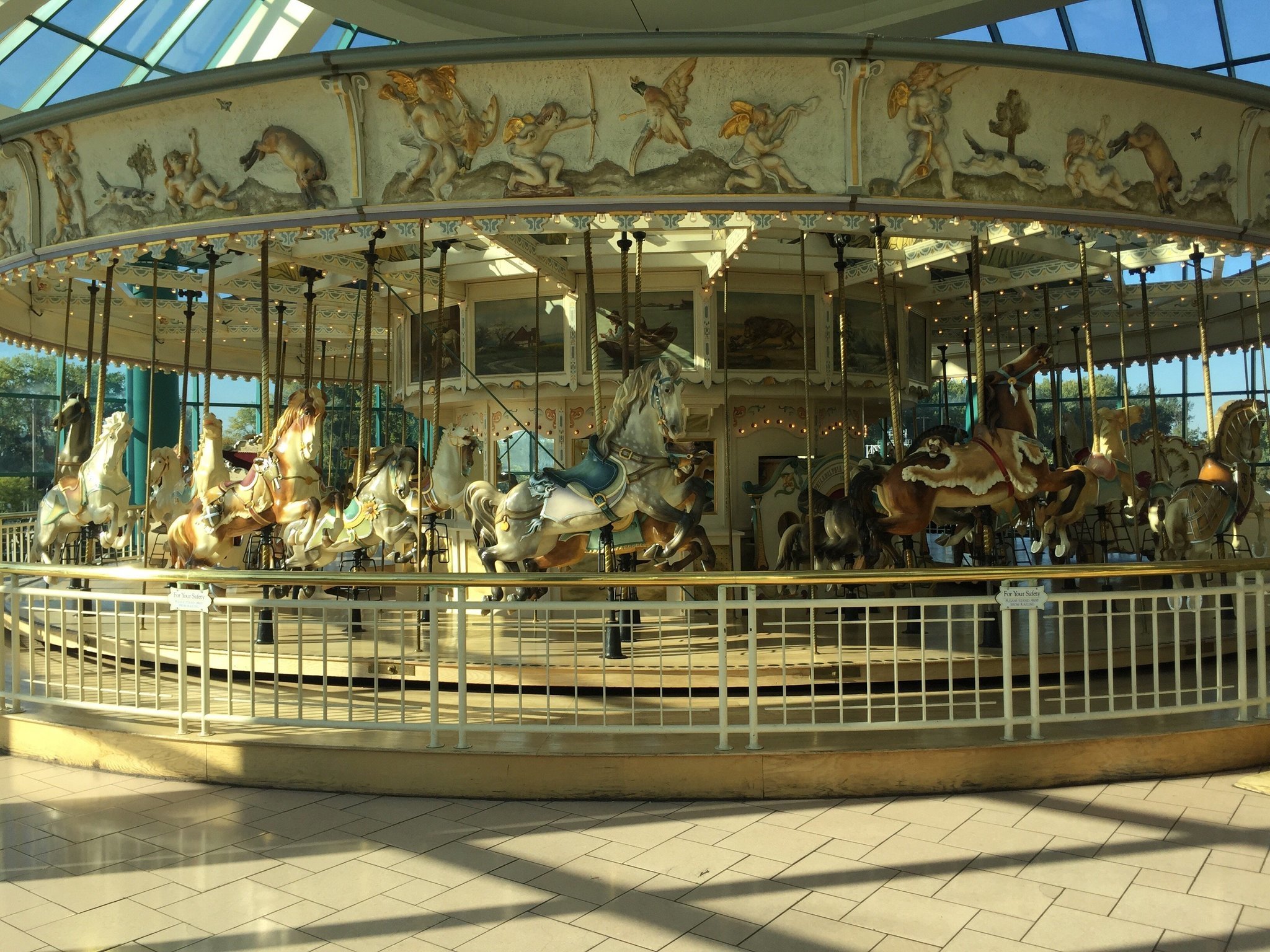 Destiny USA celebrates Valentine's Day 2017 with free concert, carousel rides