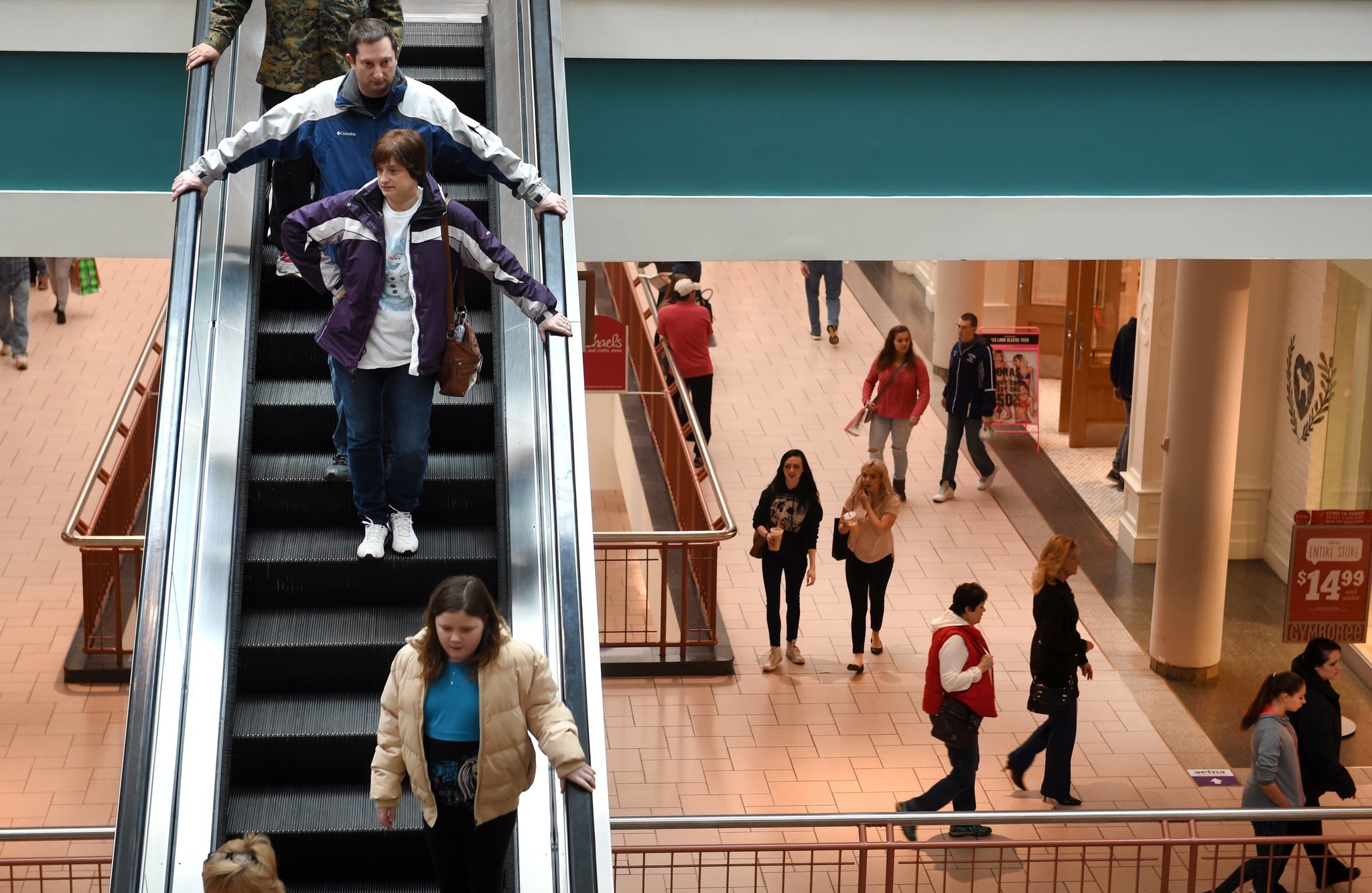 Upscale retailer set to close outlet store at Destiny USA