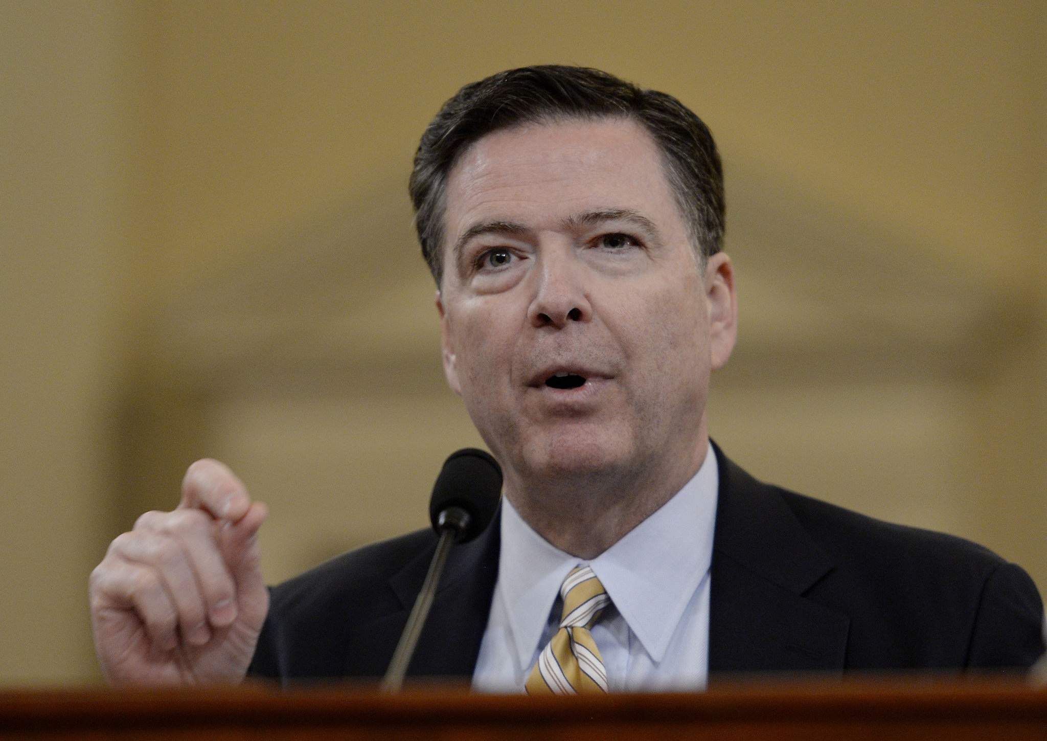 Schumer: Trump should apologize to Obama, stop outlandish tweets on wire taps