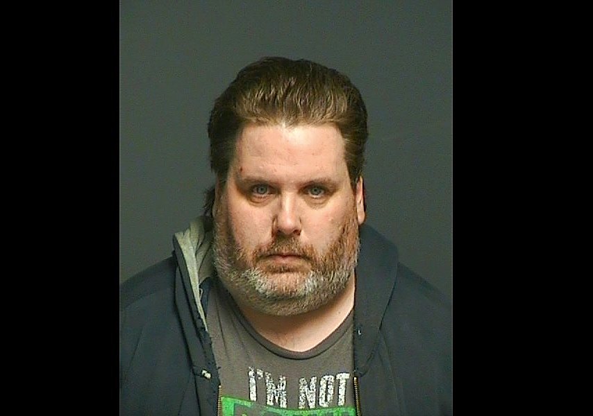 Police: CNY sex offender charged with not registering Facebook page