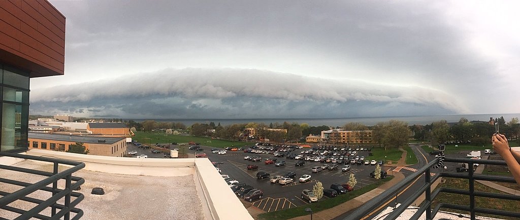 See 'amazing' storm formation over Lake Ontario in Oswego