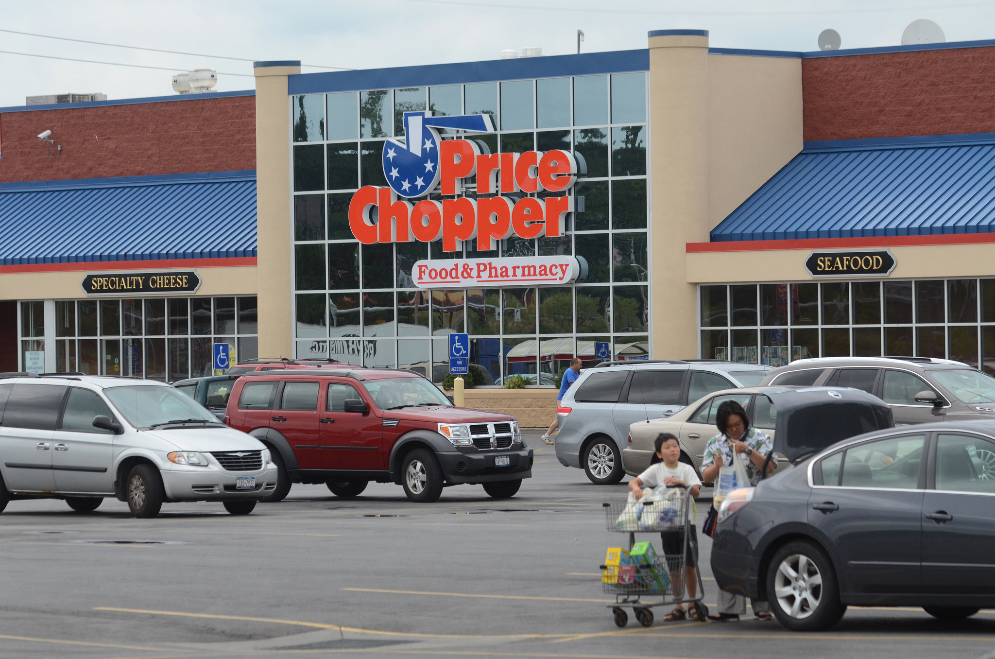 Price Chopper recalls donuts, pies, other baked goods for missing allergy information