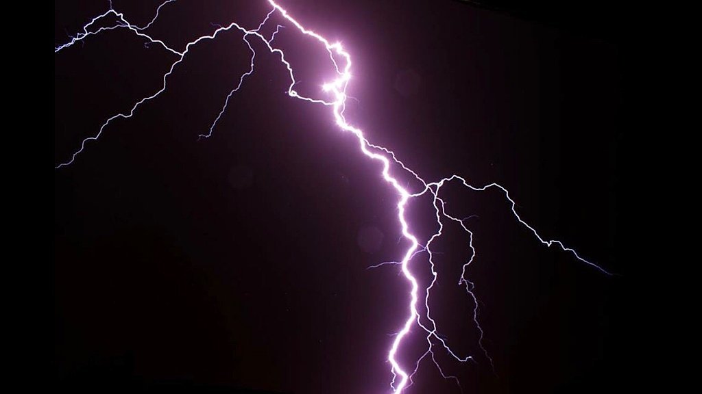Man struck by lightning while sitting at desk in Rochester office